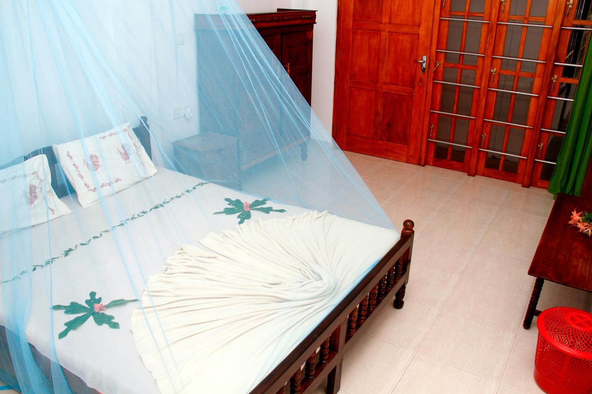Ocean View Hotel Bentota Room photo