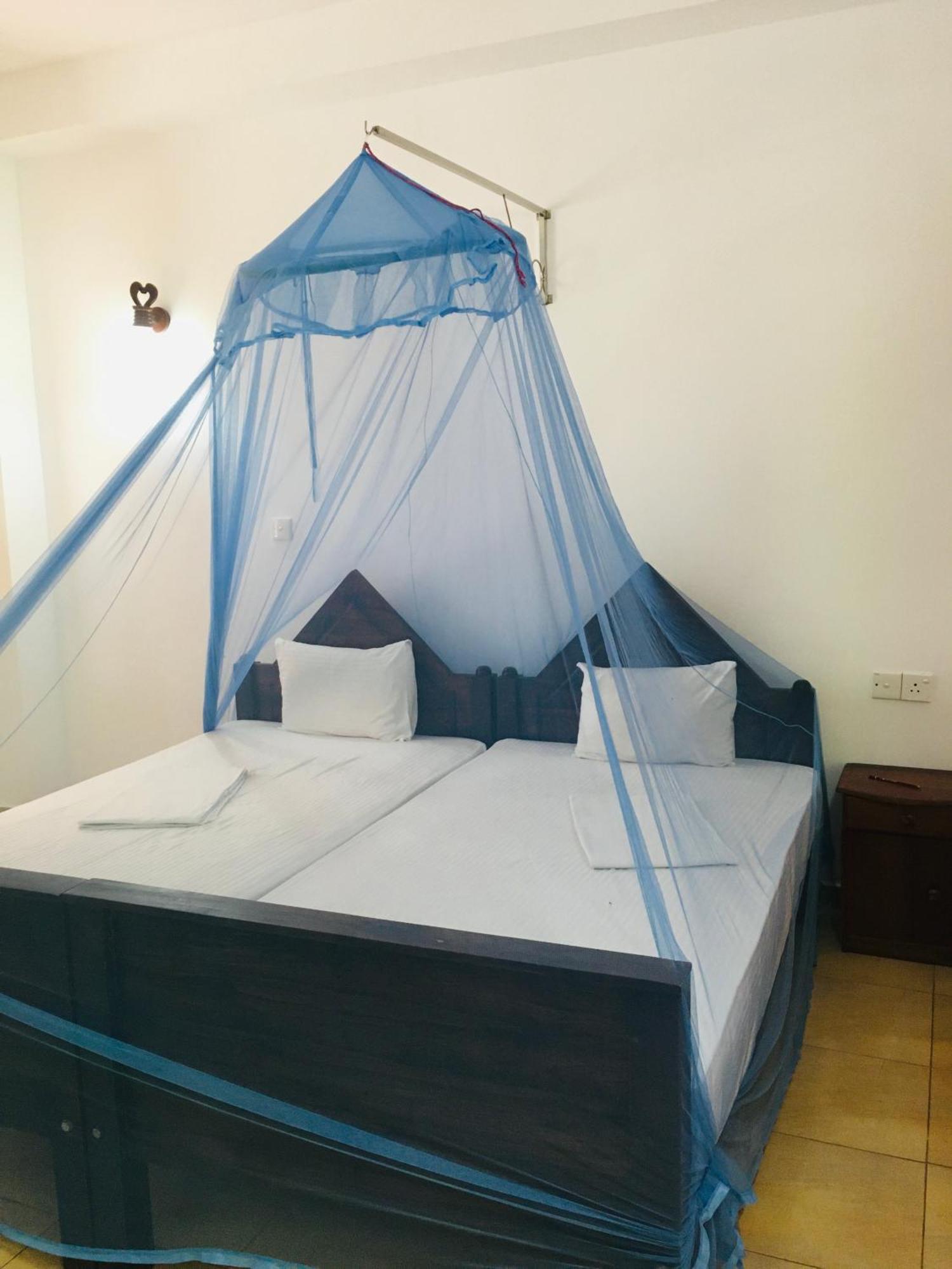 Ocean View Hotel Bentota Room photo