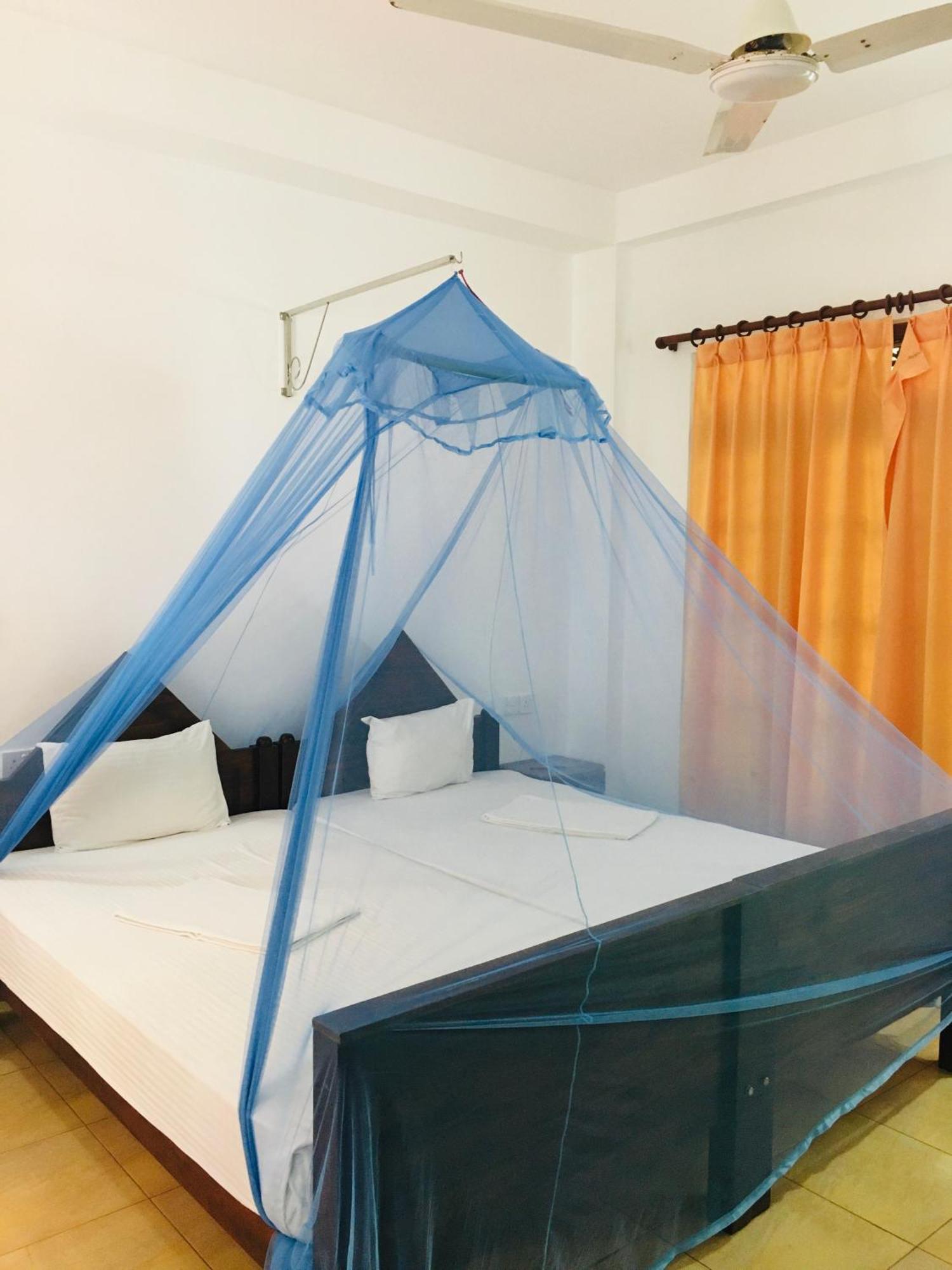Ocean View Hotel Bentota Room photo
