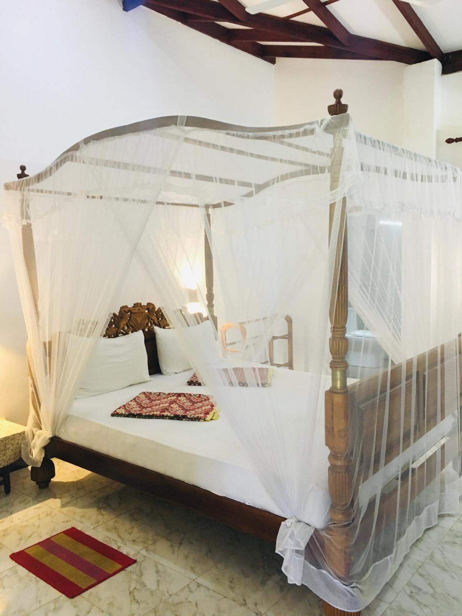Ocean View Hotel Bentota Room photo