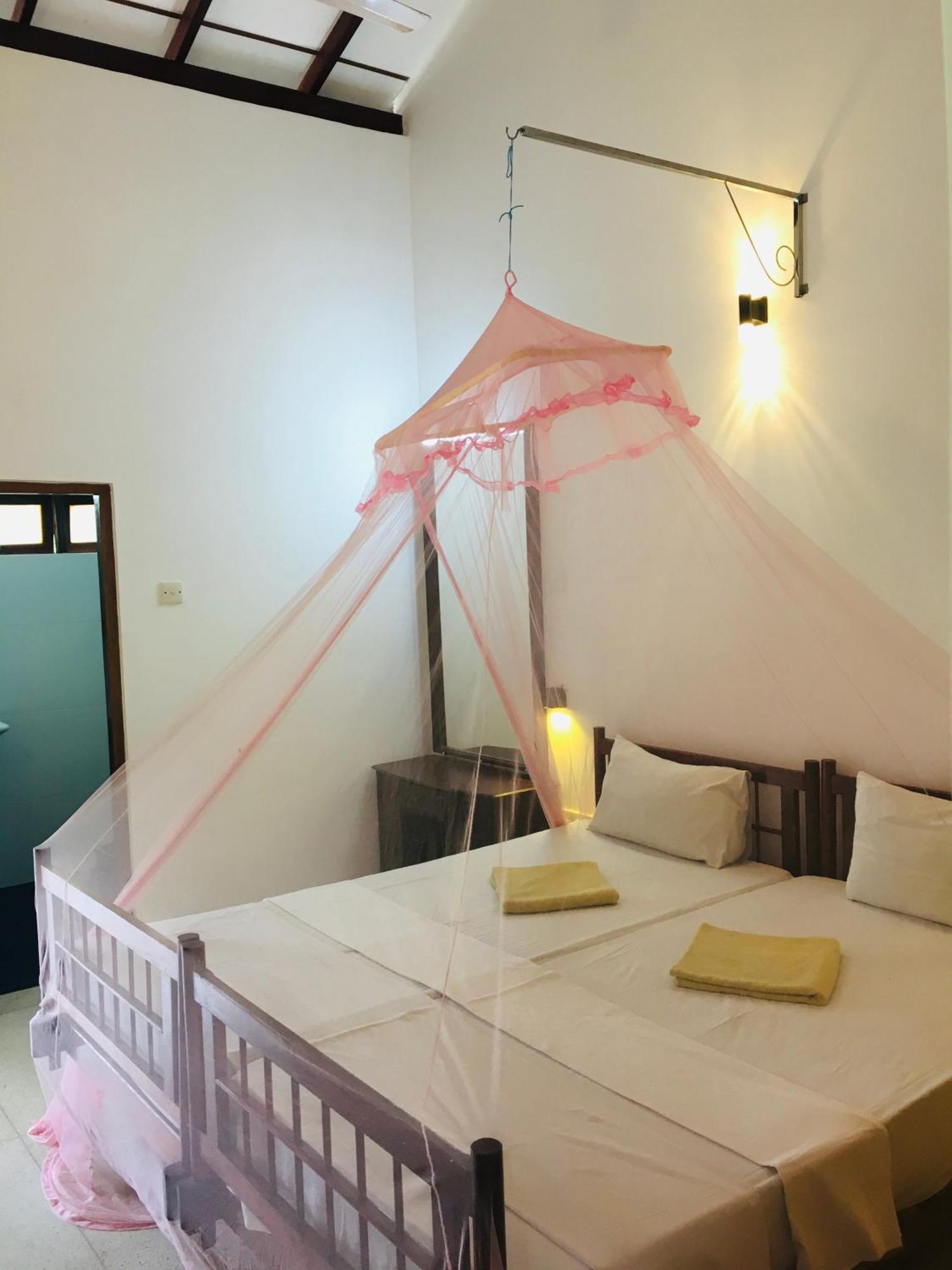 Ocean View Hotel Bentota Room photo