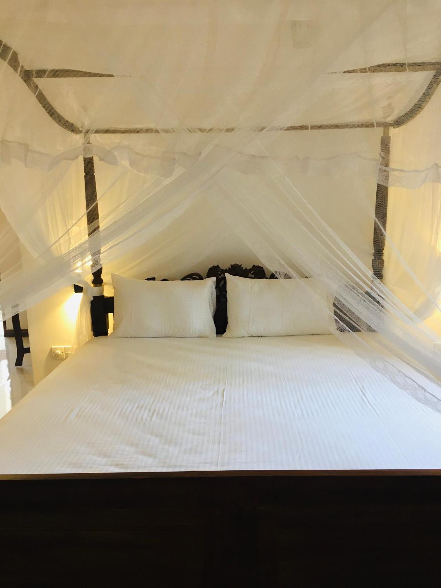 Ocean View Hotel Bentota Room photo