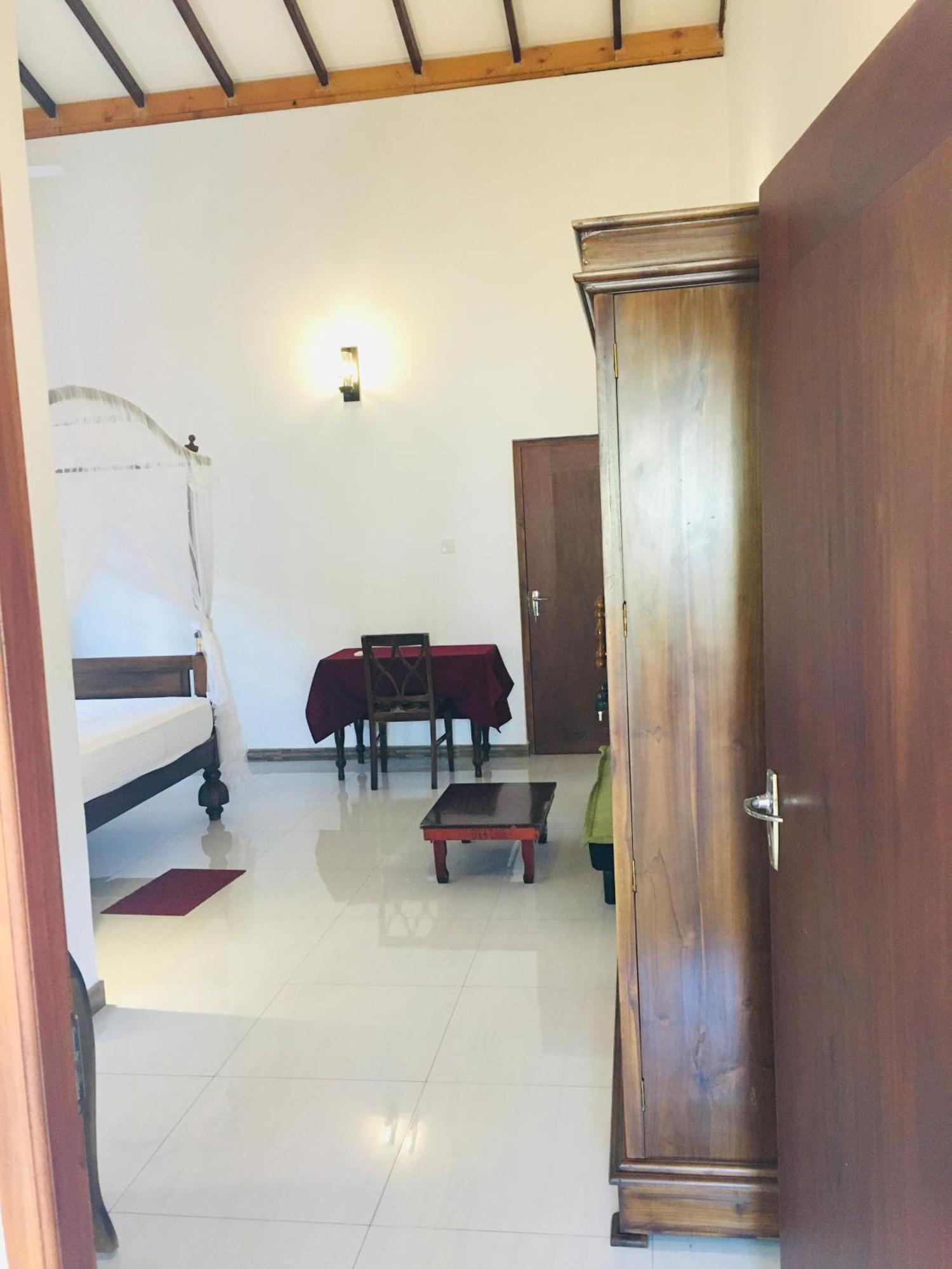 Ocean View Hotel Bentota Room photo