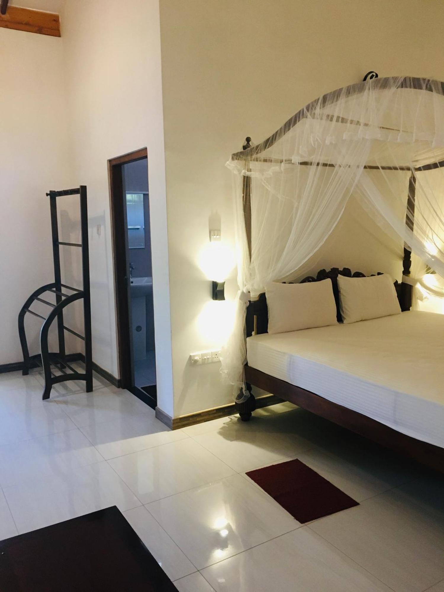 Ocean View Hotel Bentota Room photo