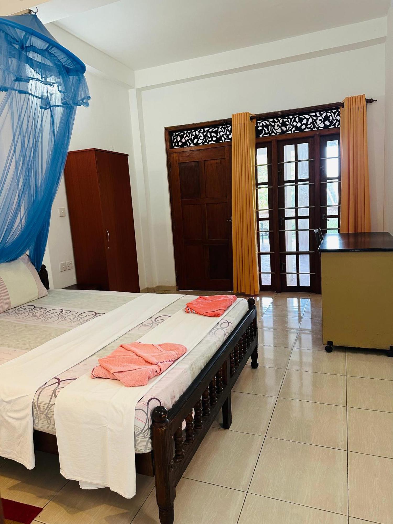 Ocean View Hotel Bentota Room photo