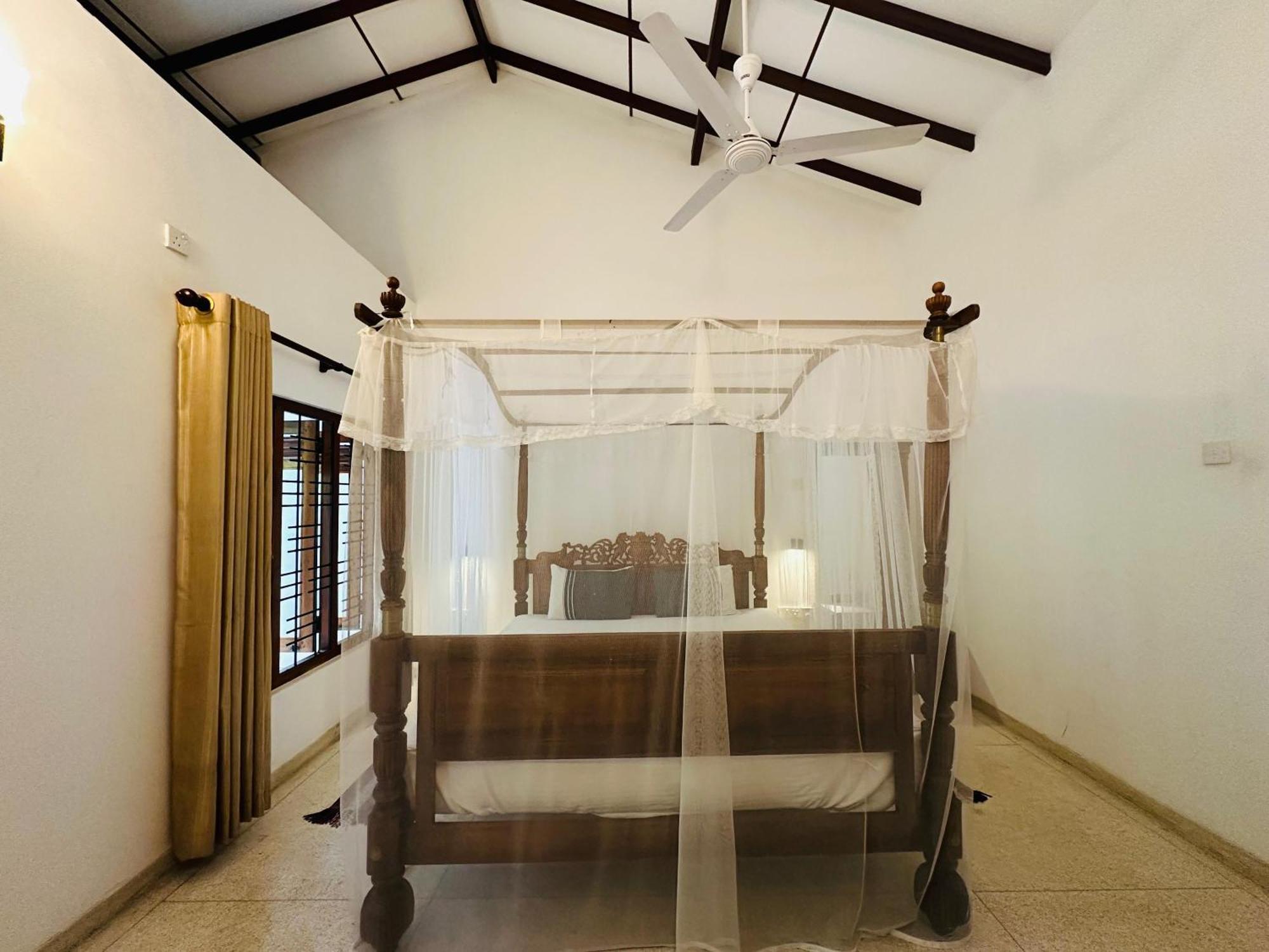 Ocean View Hotel Bentota Room photo
