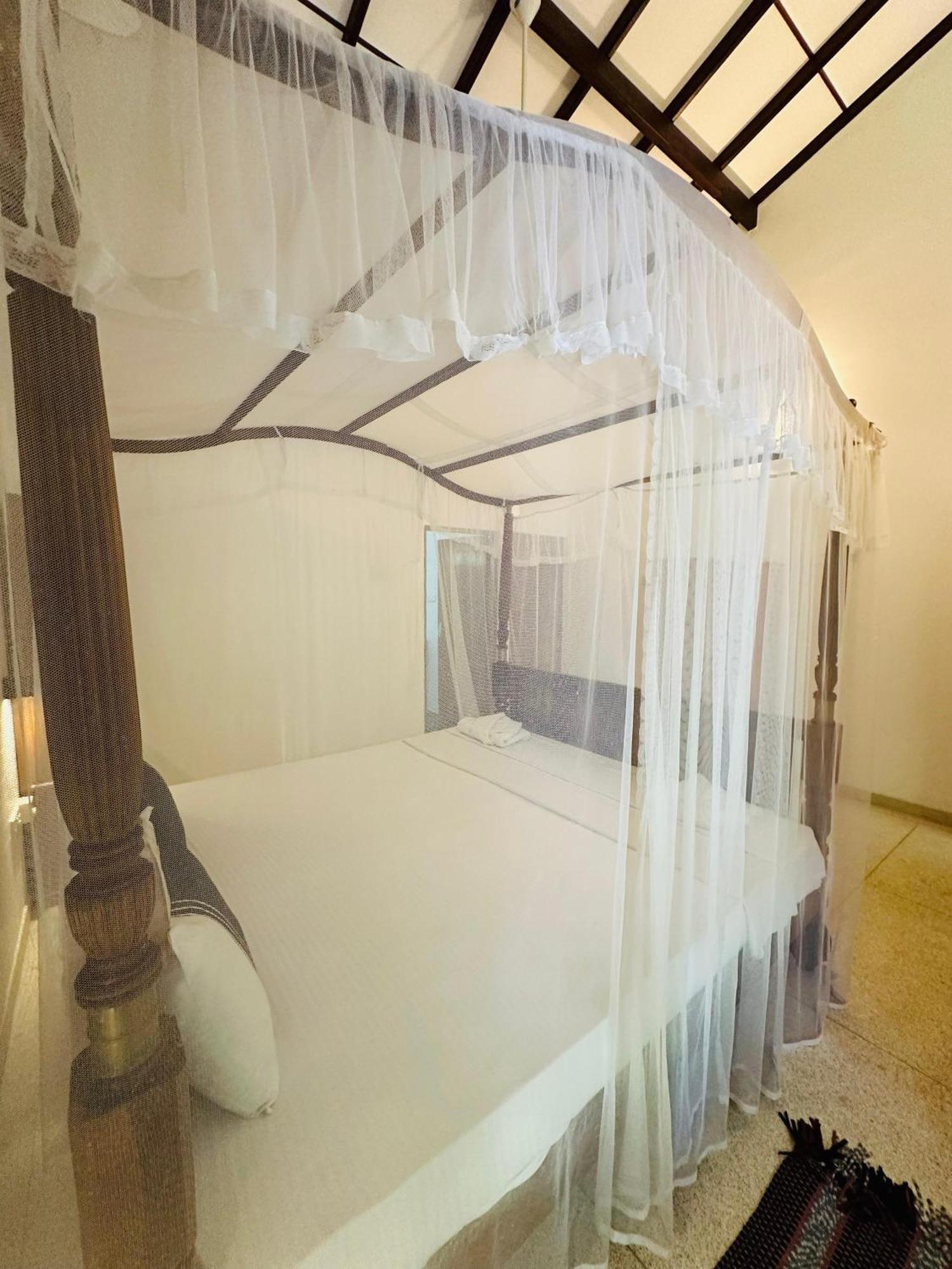 Ocean View Hotel Bentota Room photo